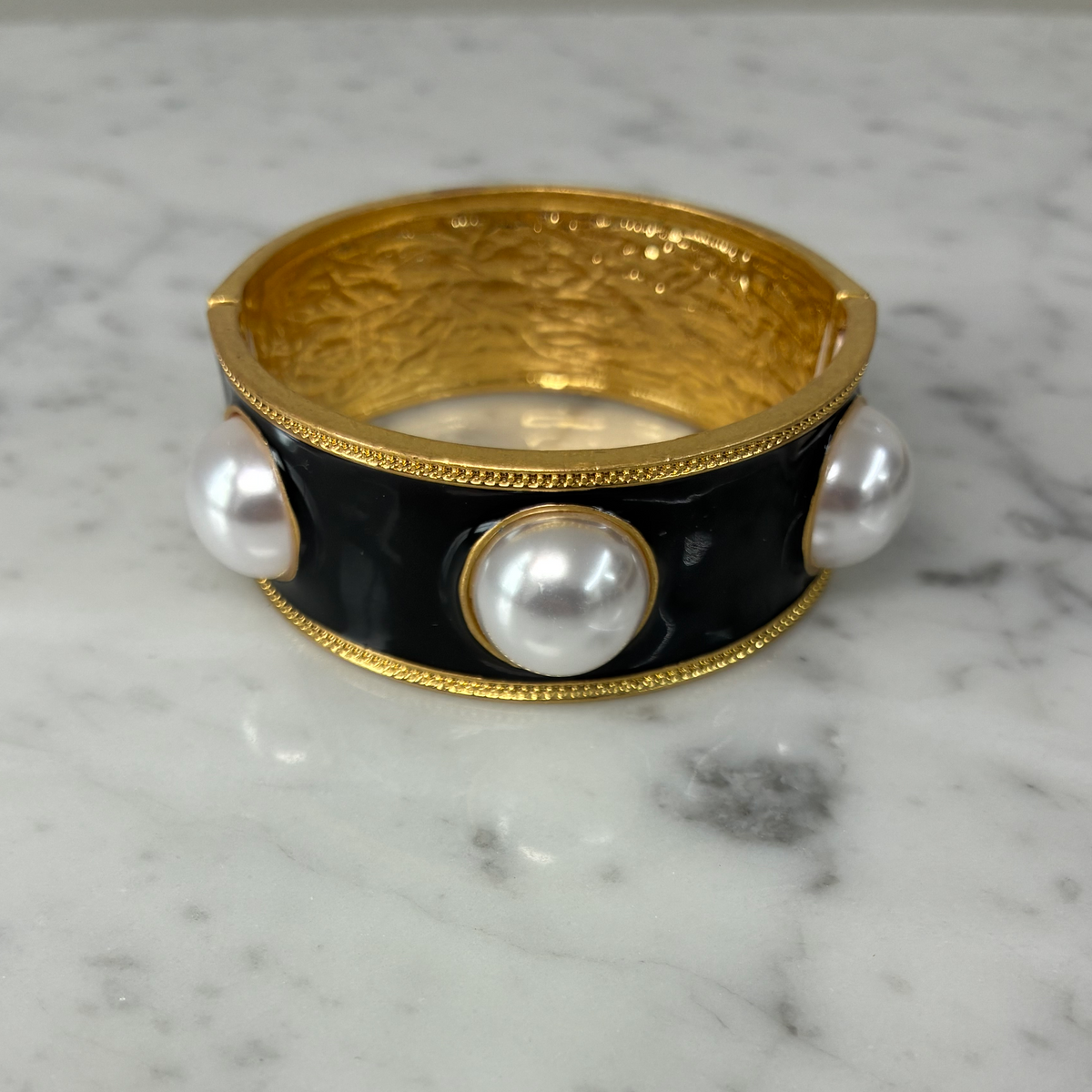 Black w/ Round Pearls Stretch Bracelet