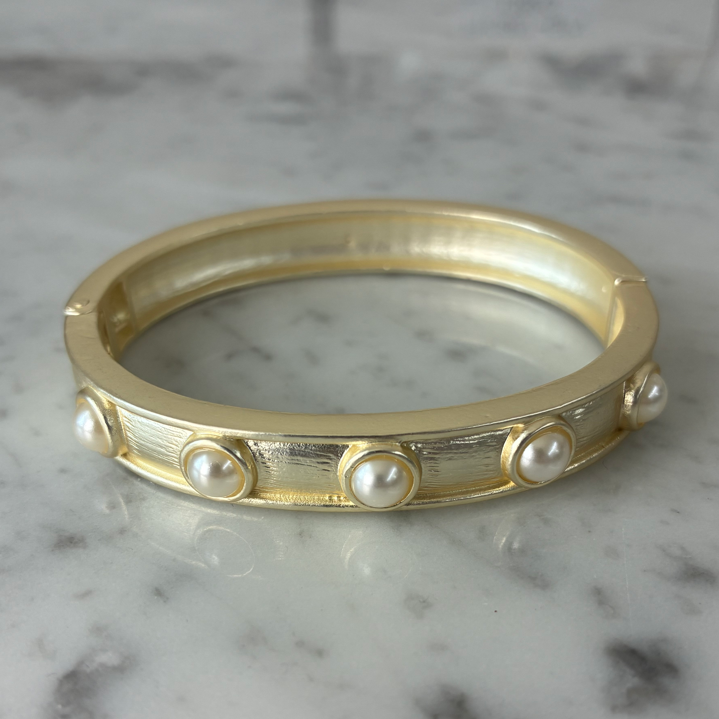 Matte Gold w/ Pearls Bangle