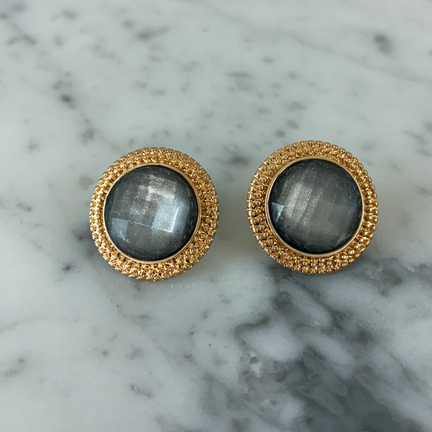 Button Stone Earring