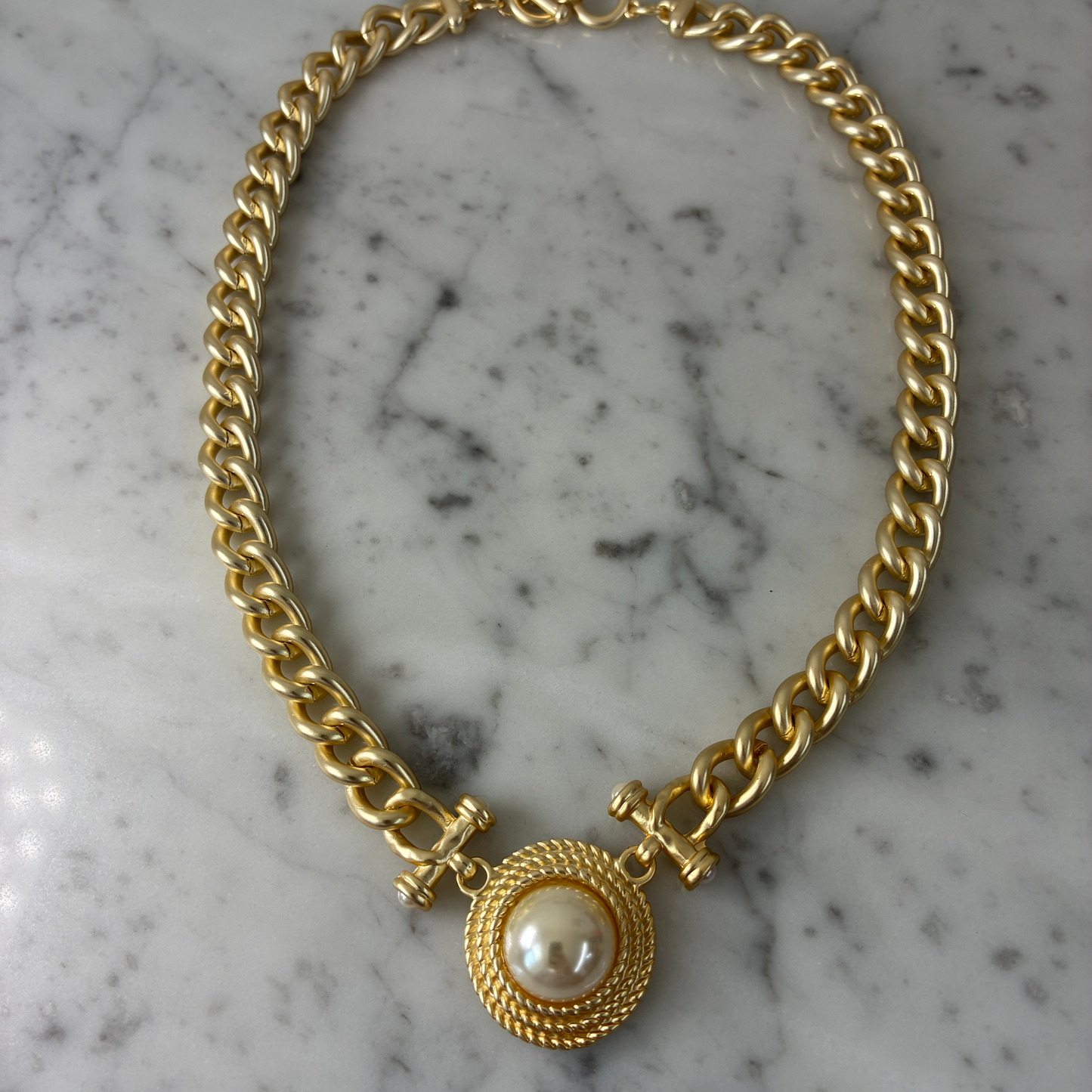 Matte Gold Necklace w/ Pearl Pendant