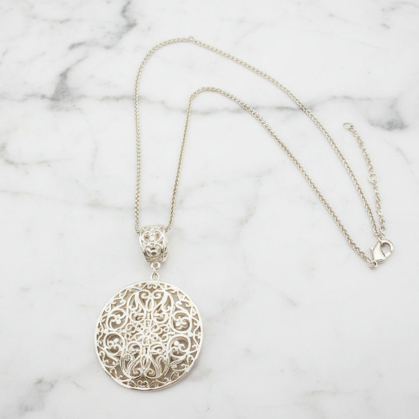 Gold Necklace w/ Ornate Round Pendant