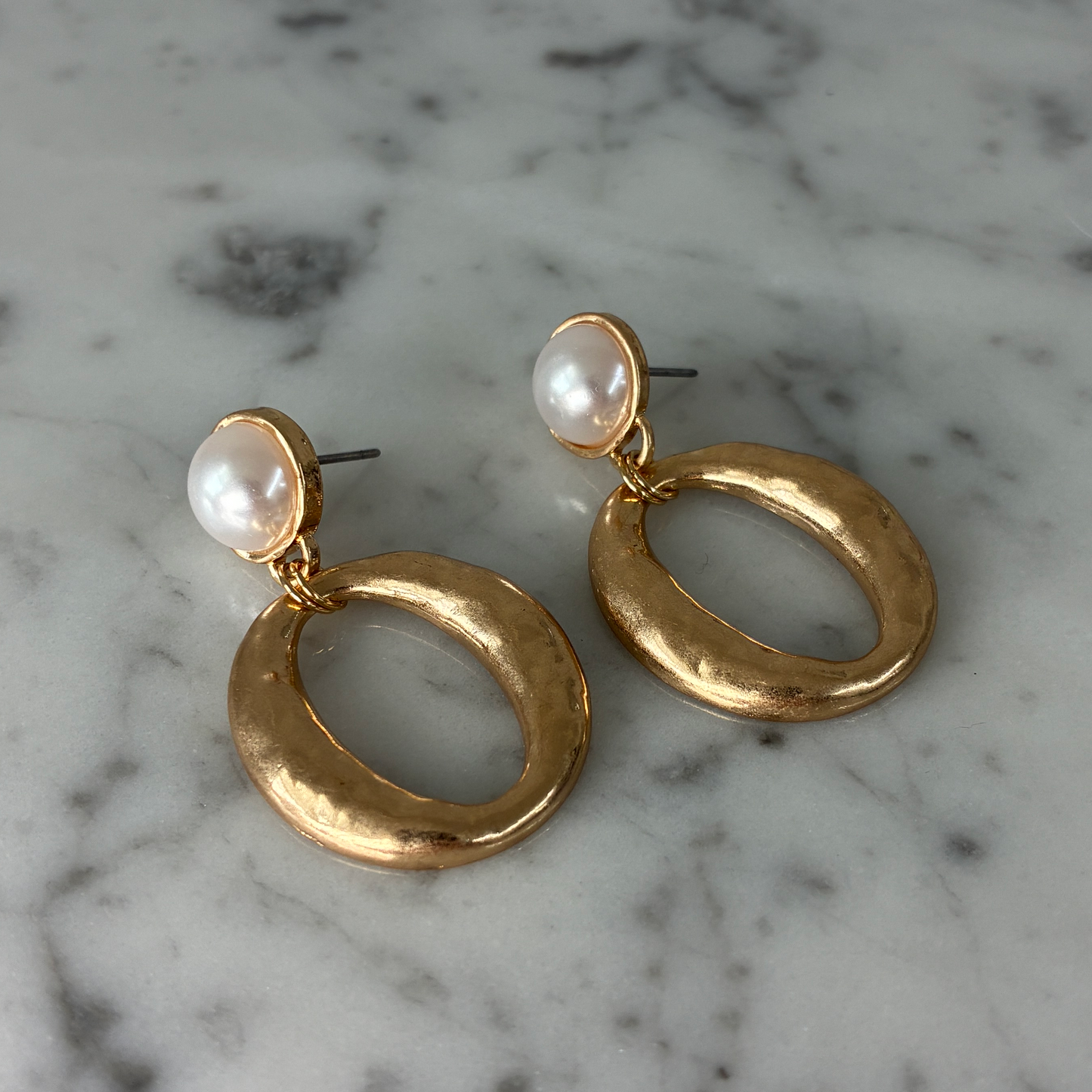 Gold Oval Pearl Earring